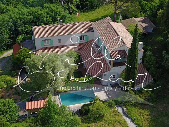 Chambre d’hôte pour 2 personnes, avec Terrasse et Jardin ainsi que Piscine et Vue