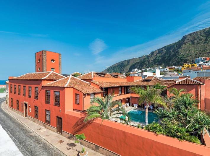 Hôtel pour 10 personnes, avec terrasse ainsi que sauna et piscine, animaux acceptés