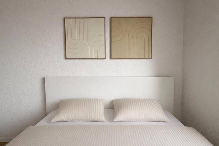 Ganze Wohnung, Charmantes Studio Rheinfall & Bahnhof zu Fuss in Neuhausen am Rheinfall, Kanton Schaffhausen