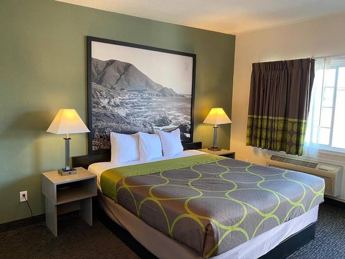 Hotel for 4 people - 1