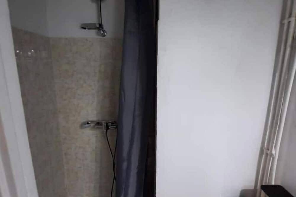 Entire apartment, Studio near beach with parking in La Ciotat, Marseille region