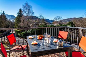 Gîte pour 4 personnes, avec piscine et terrasse à La Canourgue