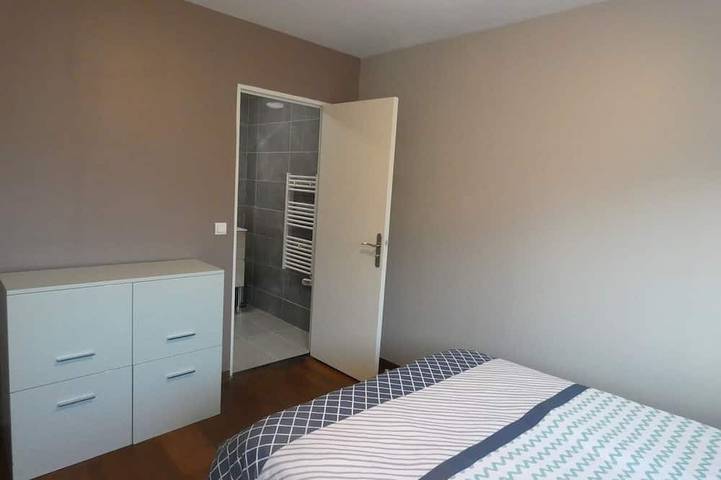 Ganze Wohnung, Appartement F2, Proche du Métro in Montreuil, Seine-Saint-Denis