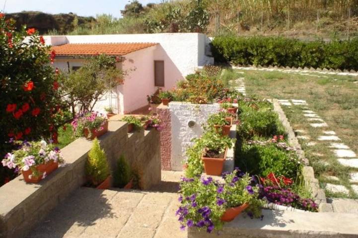 Casa vacanza per 9 persone, con balcone e giardino in Ventotene
