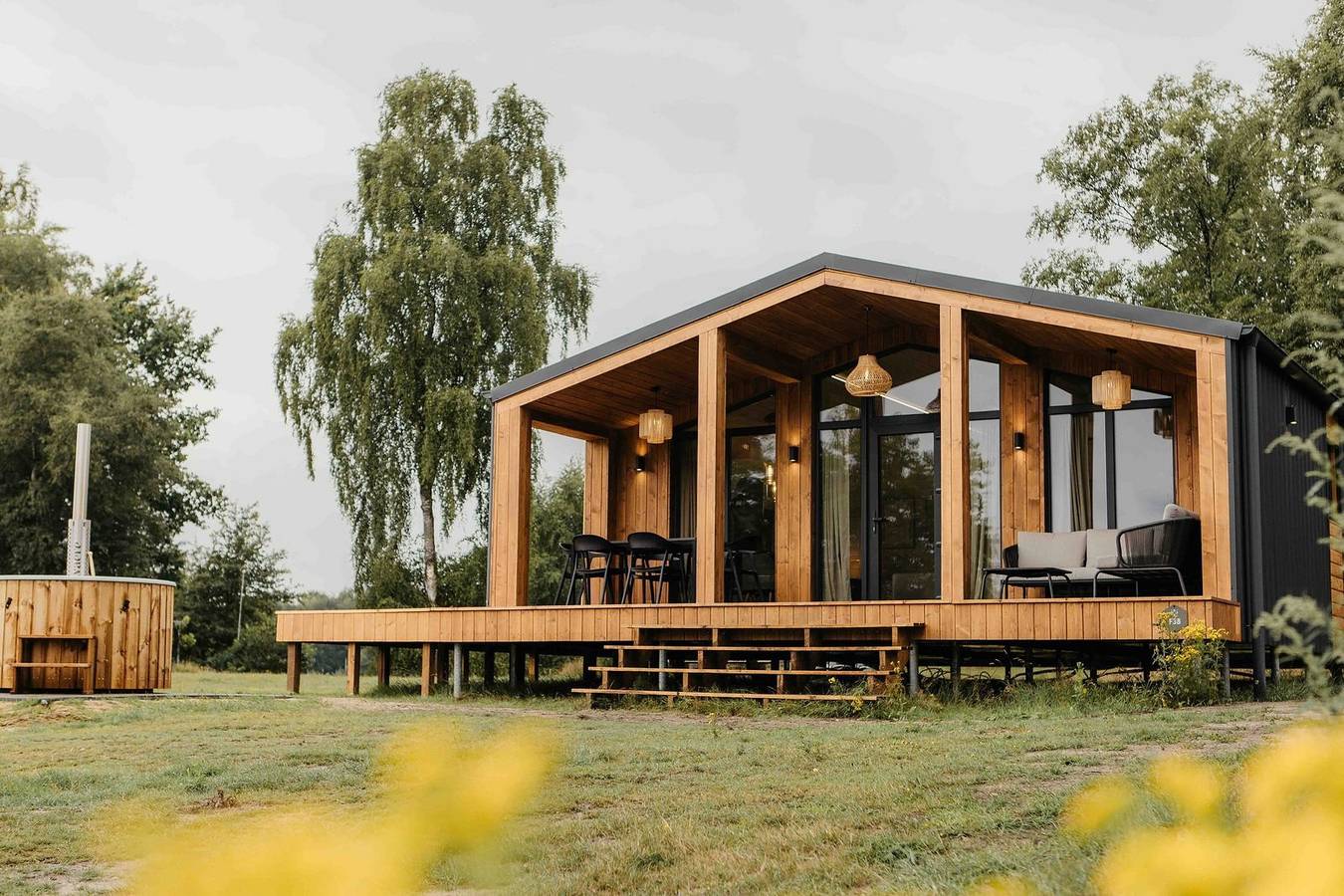 Wb Resort Gmbh — Beach View Scandi Scandi mit Hot Tub | 4 P in Wilsum, Landkreis Grafschaft Bentheim