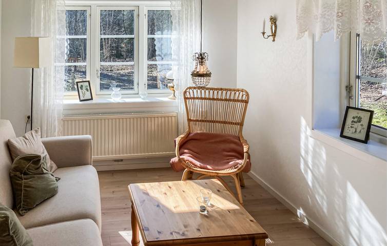 Hus för 6 Personer med trädgård in Kronobergs