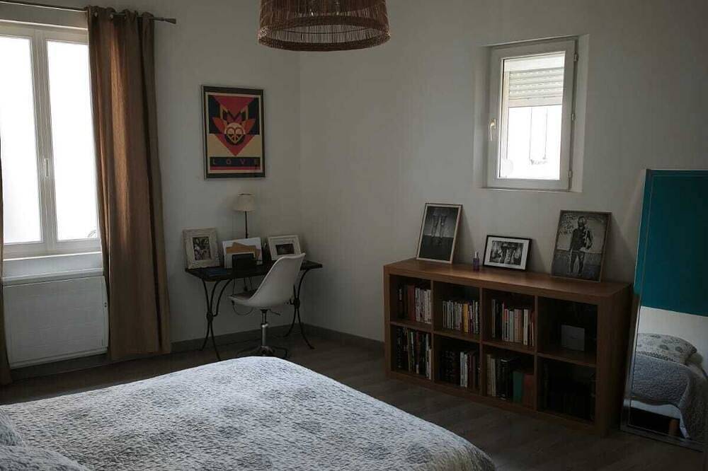 Magnificent house in Provence at the foot of the Château de Boulbon in Boulbon, Region de Arles