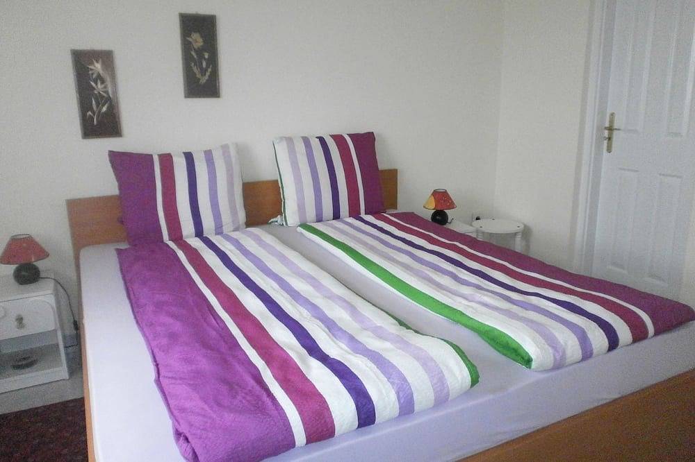 Villa mit atemberaubender Aussicht bei Heviz, überdachter Pool 9,30x3,50x1,40 m in Cserszegtomaj, Balaton Hochland Nationalpark