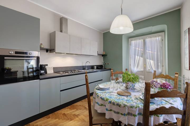 Hel lägenhet, Apartment 'Holiday Home' with Balcony, Wi-Fi and Air Conditioning in Cairo Montenotte, Savona provins