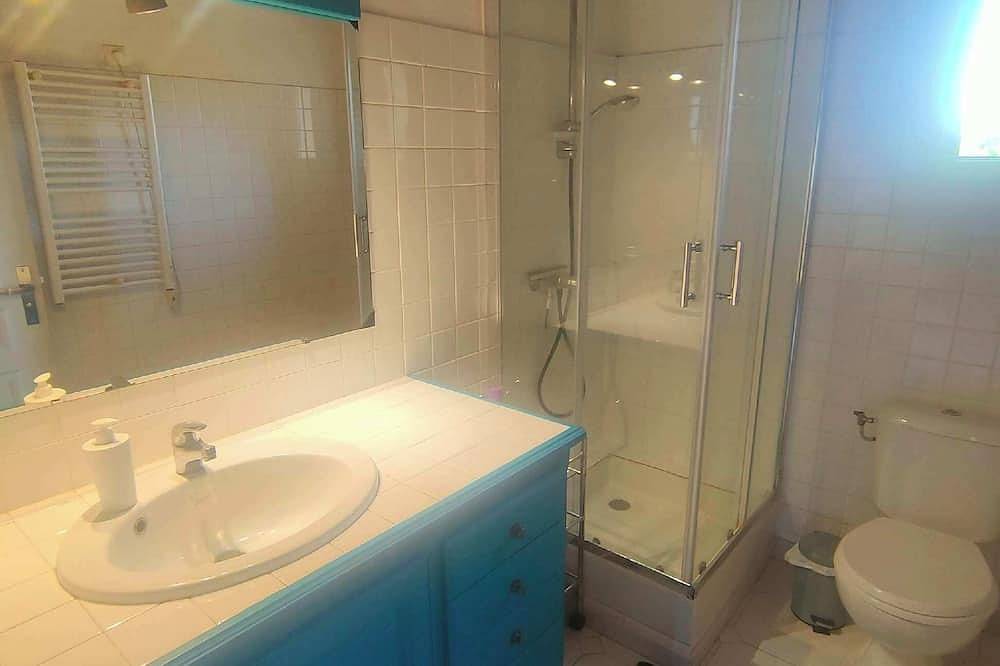 Ganze Wohnung, Apartment with large garden and parking, Uzès in Uzès, Nimes und Umgebung