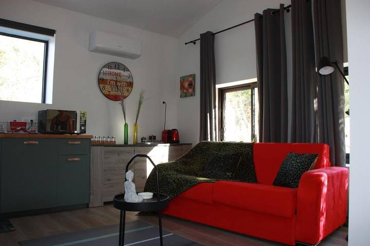 Location de vacances pour 4 personnes, avec piscine ainsi que jardin et vue à Le Puy-Sainte-Réparade - 4