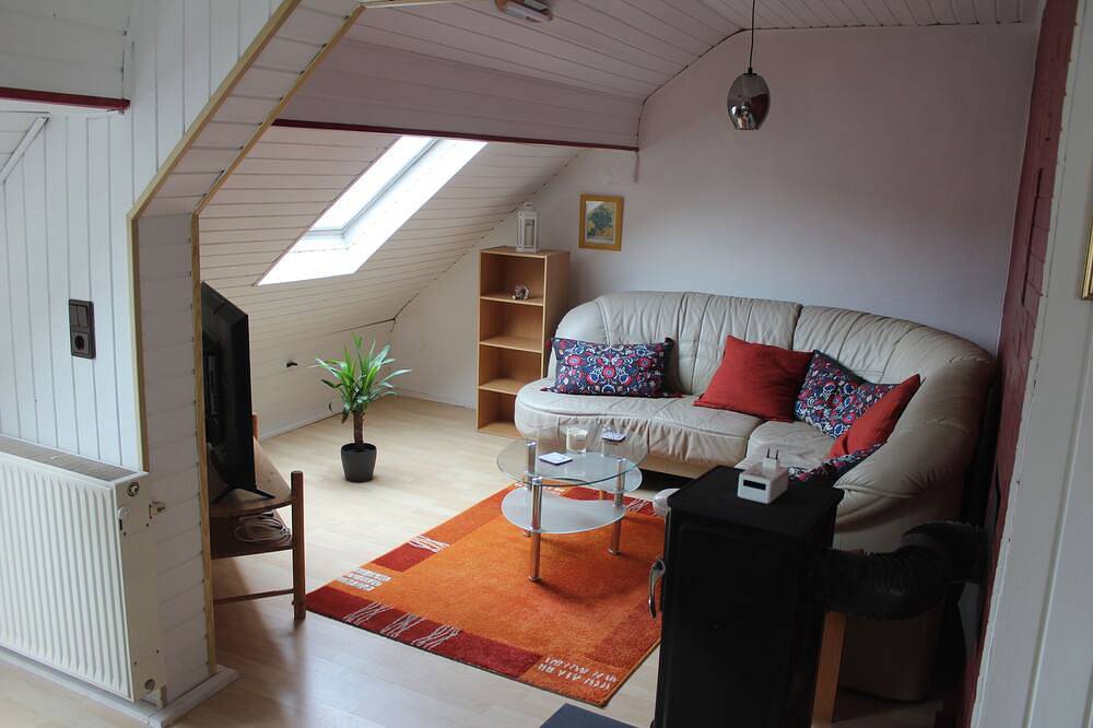 Ganze Wohnung, Geräumige Ferienwohnung in Falkenstein - mitten in Wanderregion Donnersbergkreis in Pfälzer Bergland