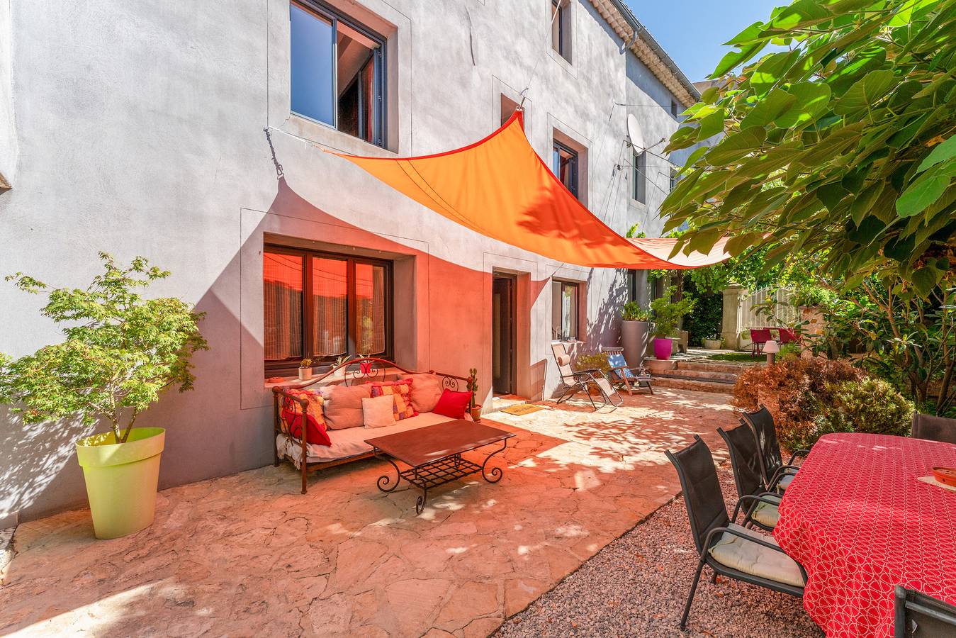 Ganze Wohnung, Ferienwohnung 'Gîte Coté Mûrier' mit Gemeinschaftspool, Privatterrasse und Wi-Fi in Rasteau, Vaucluse