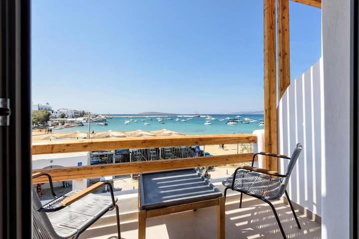 Chambre d’hôte pour 3 personnes, avec Balcon et Terrasse ainsi que Jardin et Vue dans Aliki - 3