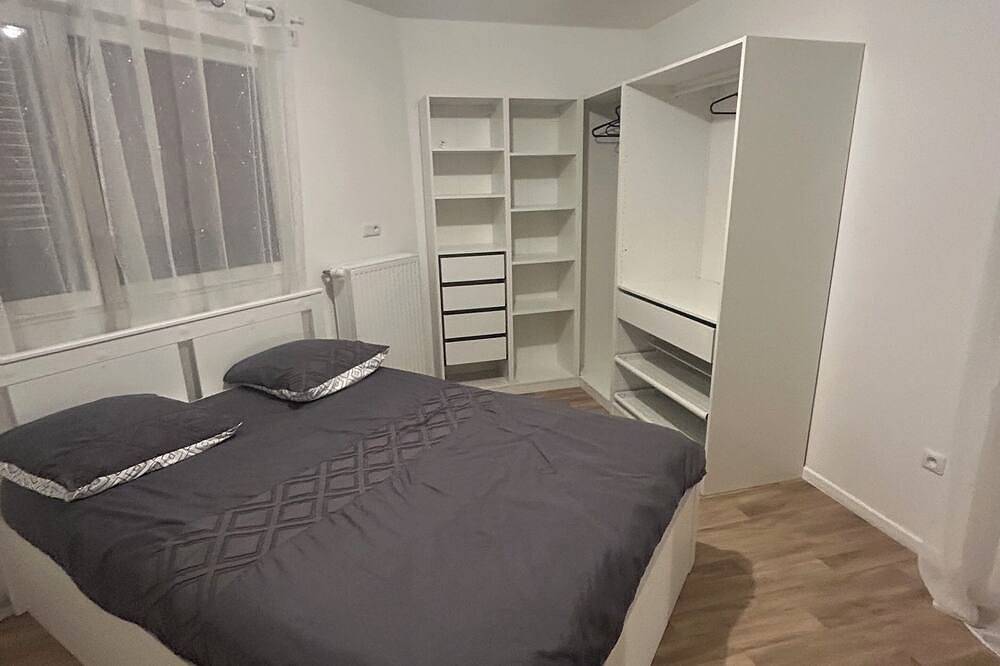 Entire apartment, 95m2 apartment with terrace 5min from Paris in Ivry-sur-Seine, Val-de-Marne