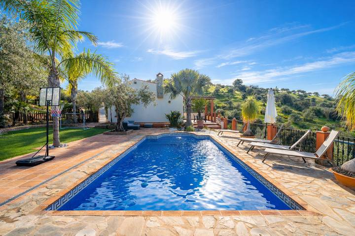 Finca für 8 Personen, mit Garten, kinderfreundlich in Coín