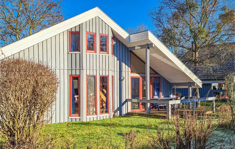 Ferienhaus für 6 Personen, mit Garten und Seeblick sowie Terrasse und Sauna in Mirow - 4