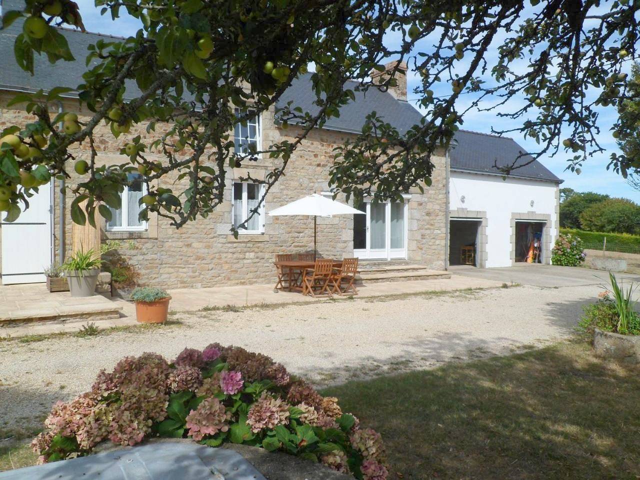 Farmhouse in an amazing private park in Vannes, Côte des Mégalithes