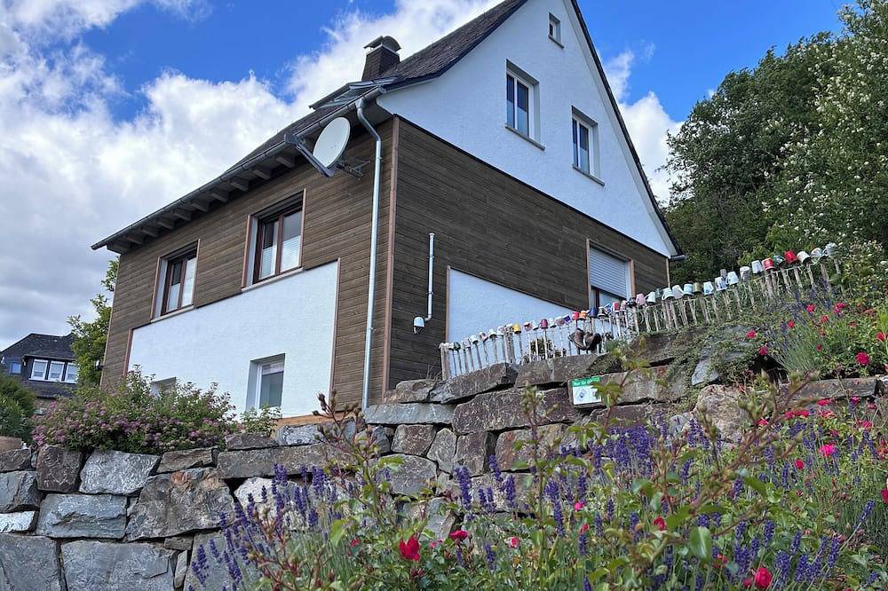 Ganze Wohnung, \"Ruhe und Natur erleben\" im Apartmenthaus Ruhezeit Apartment \"Salzböde\" in Bad Endbach, Naturpark Lahn-Dill-Bergland