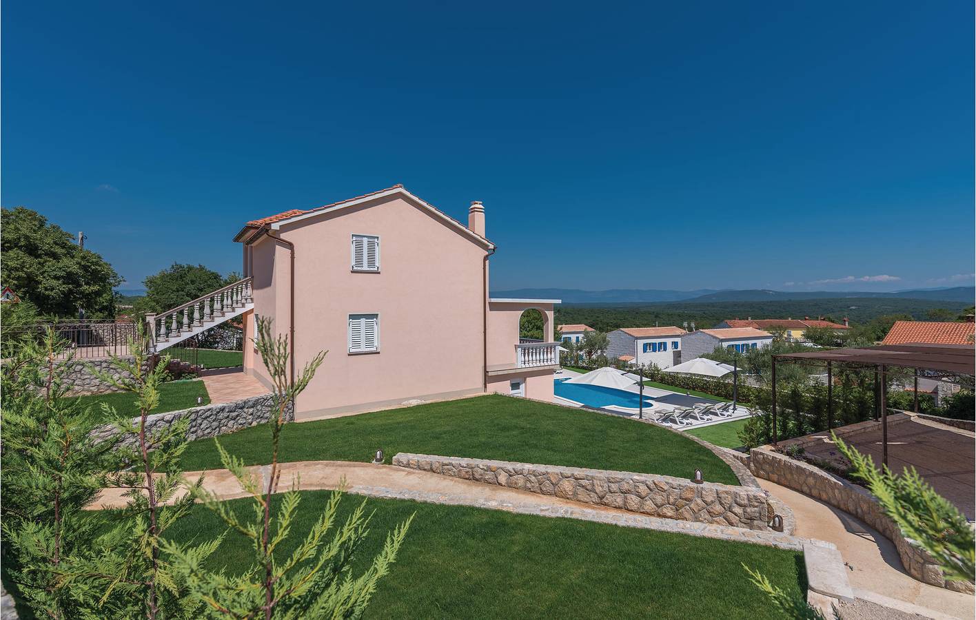 Charmantes Apartment mit 1 Schlafzimmer, Pool und WLAN, in der Nähe des Stadtzentrums in Krk Stadt, Krk