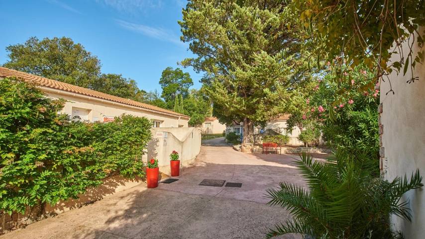 Ferienwohnung für 6 Personen, mit Pool und Garten - 1