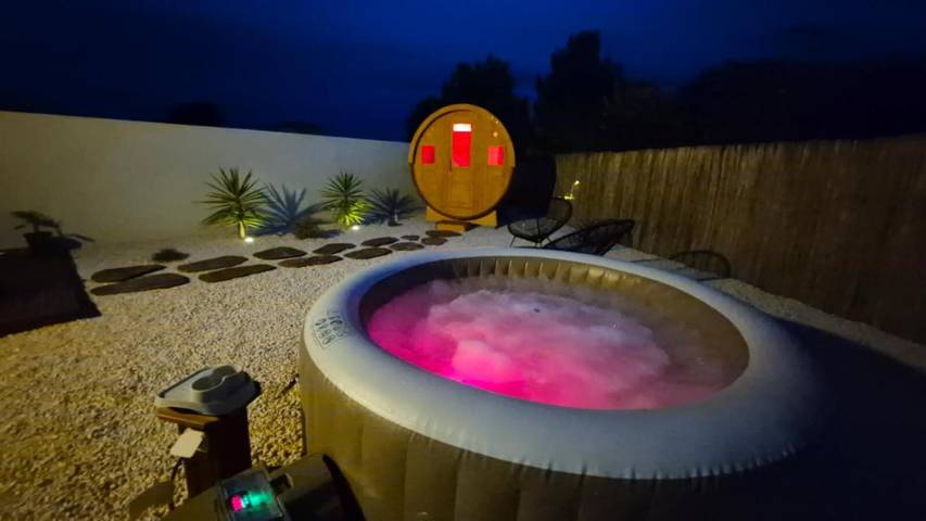 Maison de vacances pour 5 personnes, avec jardin ainsi que jacuzzi et sauna dans Minervois