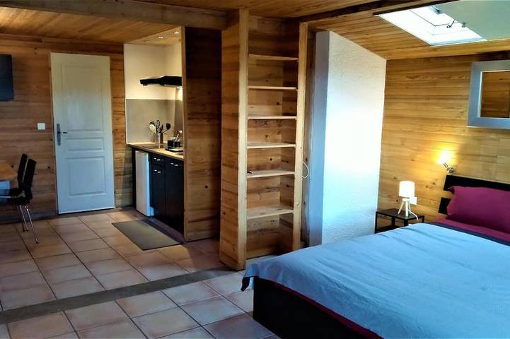 Gîte pour 4 personnes, avec terrasse et jardin à Liausson - 4