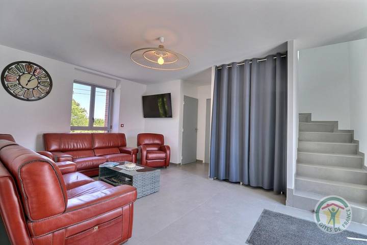 Gîte pour 10 personnes, avec jardin et terrasse à Saint-Coulomb - 4