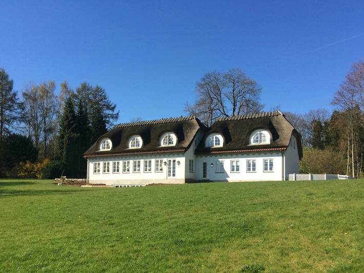 Ferieudlejning for 12 personer, med Terrasse og Have i Svendborg Kommune
