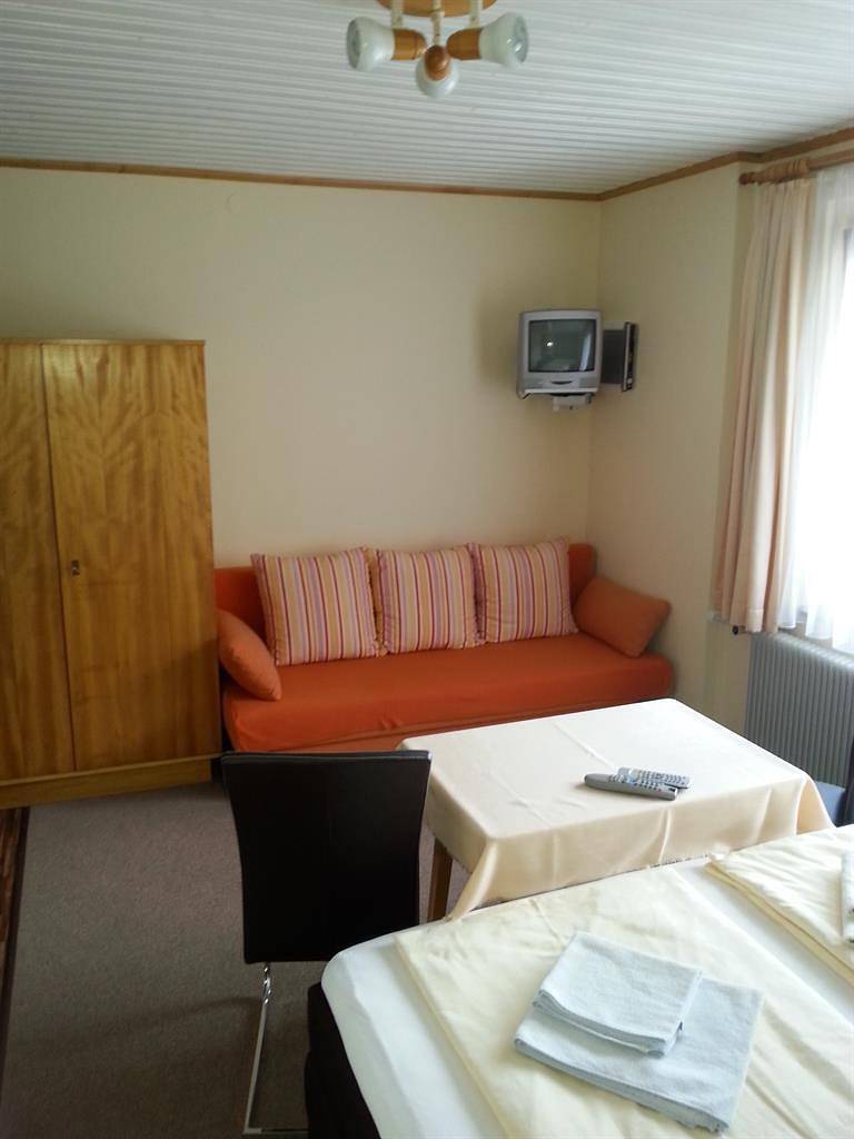 Ganze Ferienwohnung, Doppelzimmer (Zustellbett möglich) mit Balkon in Karawanken und Bachergebirge, Sankt Kanzian am Klopeiner See