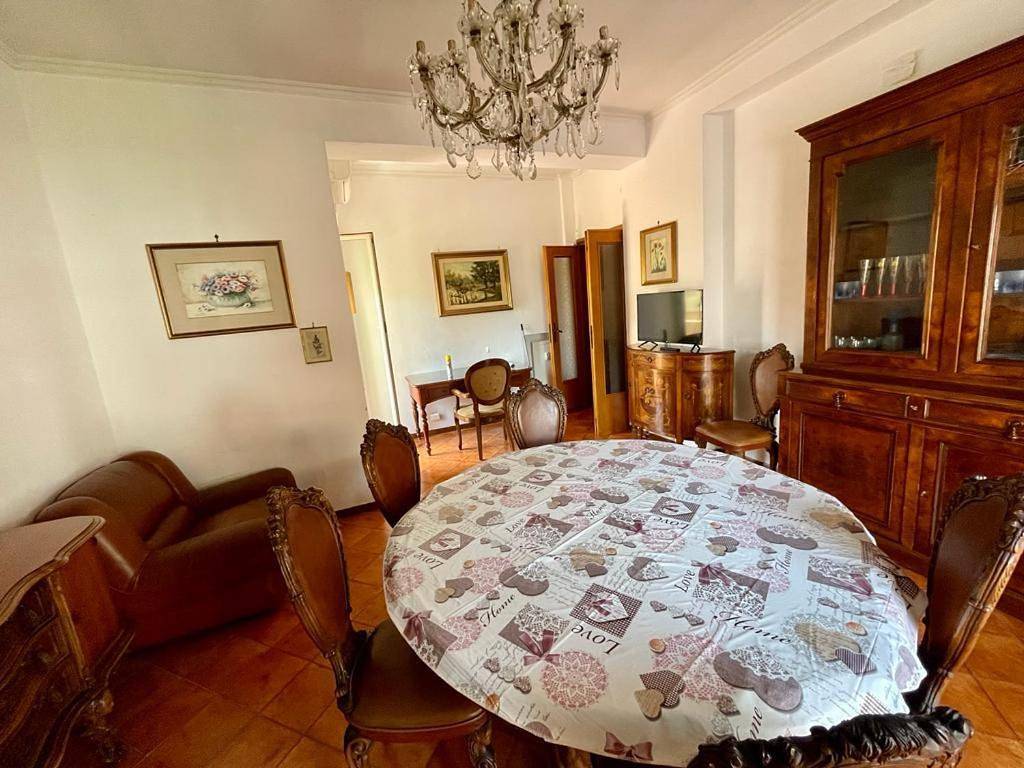 Appartamento intero, Two-Bedroom Apartment in Grottaferrata, Castelli Romani