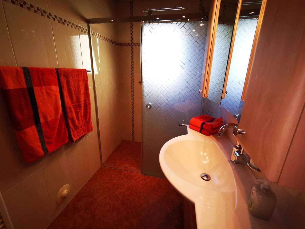 Ganze Wohnung, Ferienwohnung Maria Laach 3 in Laacher See, Glees