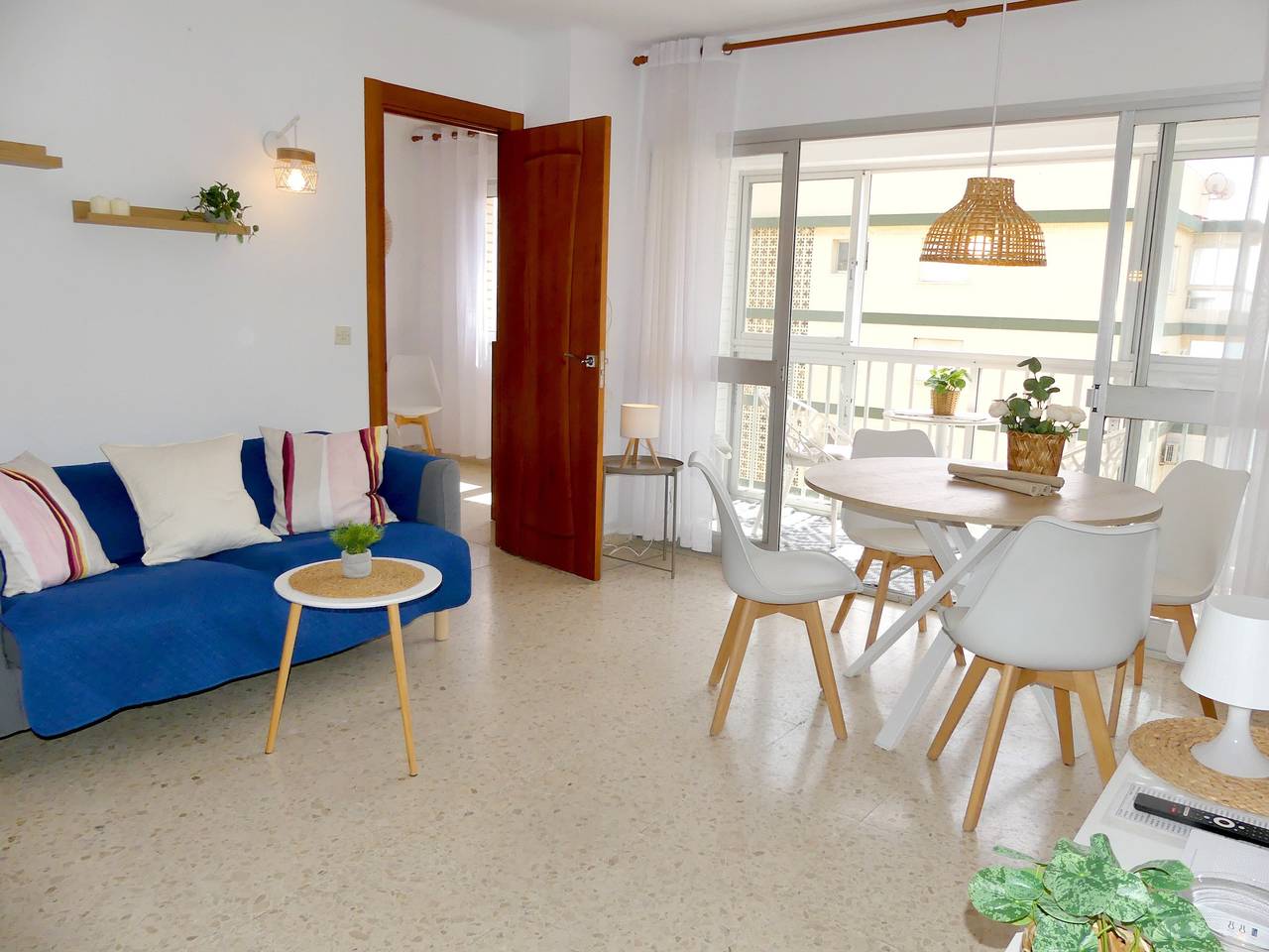 Entire apartment, Apartment 'Lucila' with Sea View, Balcony and Wi-Fi in Playa de Torre del Mar, Torre del Mar