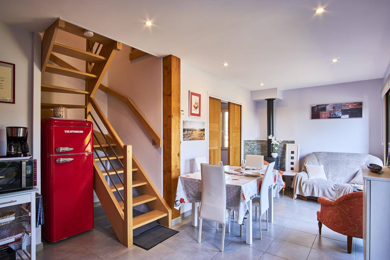Holiday Home 'Gîte Les Galets Chantants' with Mountain View, Private Terrace and Wi-Fi in Saint-Hilaire-du-Rosier, Isère