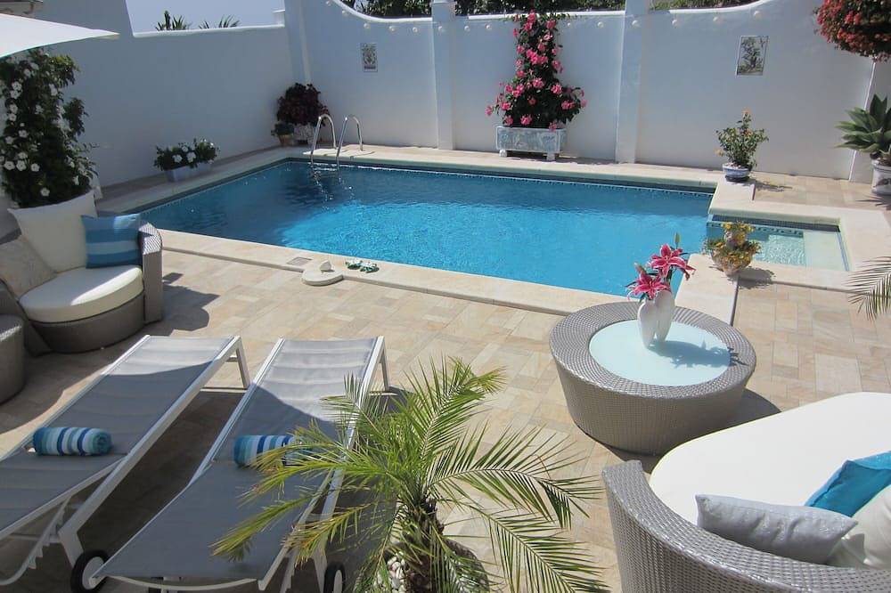 Boutique Bed & Breakfast-Suiten mit Pool, Garten, Wintergarten w / Panorama-Meerblick in Torrequebrada, Benalmádena