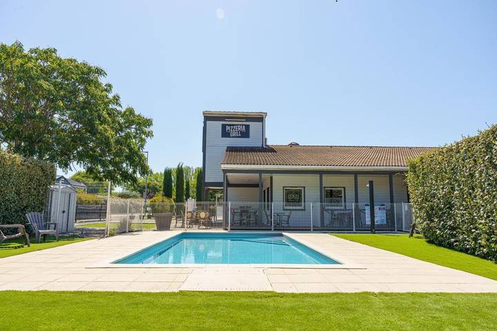 Hôtel pour 2 personnes, avec piscine et jardin, animaux acceptés