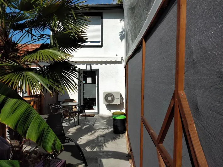 Apartamento de vacaciones para 3 personas, con jacuzzi y jardín - 1