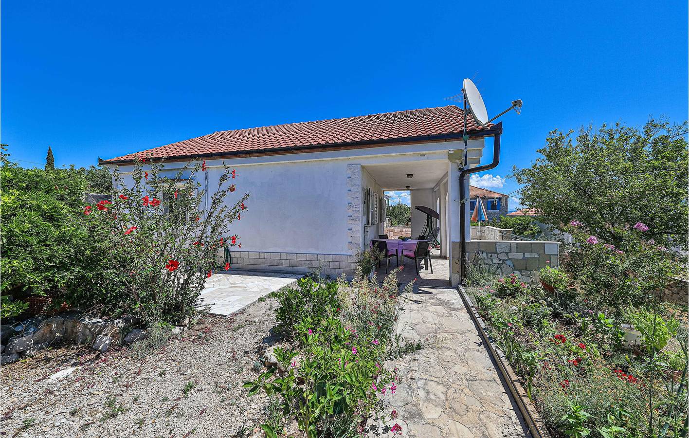 Gemütliches Apartment mit Meerblick, WLAN, Klimaanlage und Terrasse in Strandnähe in Drvenik Mali, Drvenik Mali und Veli