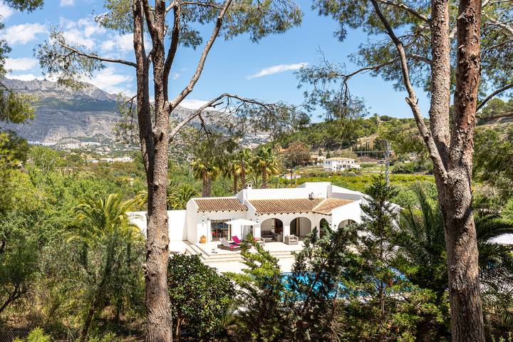 Chalet para 6 personas, con piscina además de jardín y terraza en Marina Baja - 2