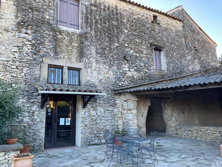 Gîte pour 4 personnes, avec jardin ainsi que vue et piscine à Brissac - 2