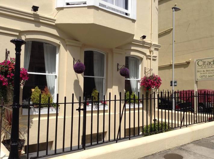 Bed and breakfast for 3 people in Plymouth