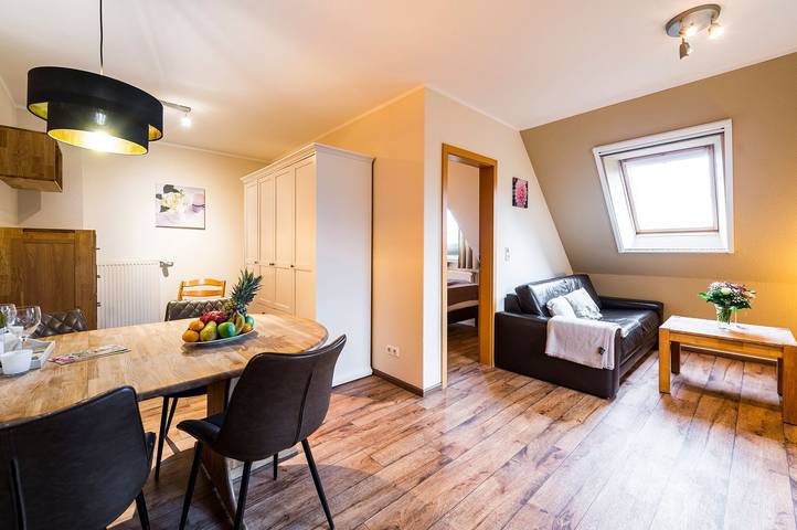 Ferienwohnung für 2 Personen, mit Balkon und Ausblick in Schashagen