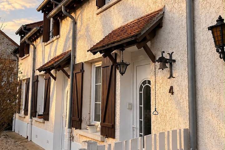 Location de vacances pour 12 personnes, avec Jacuzzi et Jardin dans Breuilpont