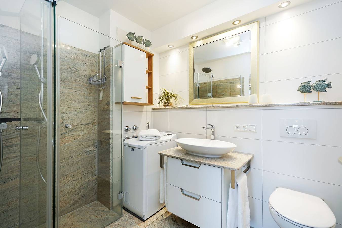 Ganze Wohnung, Komfortables Ferienapartment mit Balkon und moderner Ausstattung in Husum in Husum Hafen, Husum