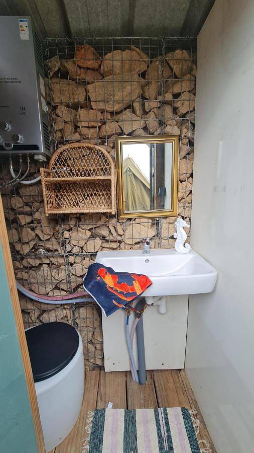 Tente pour 2 personnes, avec jardin ainsi que jacuzzi et terrasse, animaux acceptés dans le Parc naturel régional du Morvan - 3