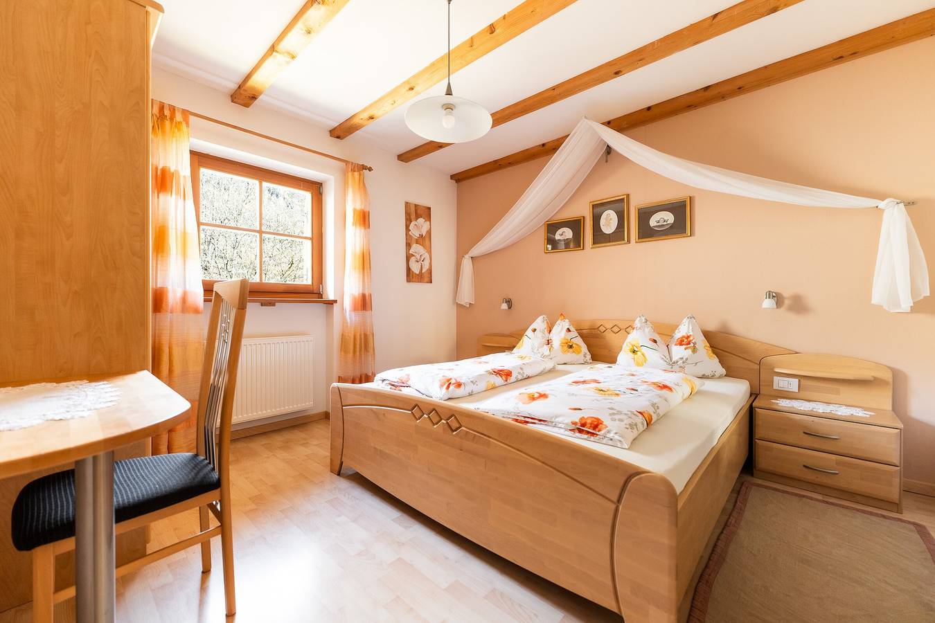 Ganze Wohnung, Grafaierhof Apartment 'Engel' mit Bergblick in Kastelruth, Dolomiti Superski