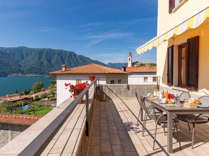 Vacation rental for 4 people, with Terrace and Lake view in Lake Como