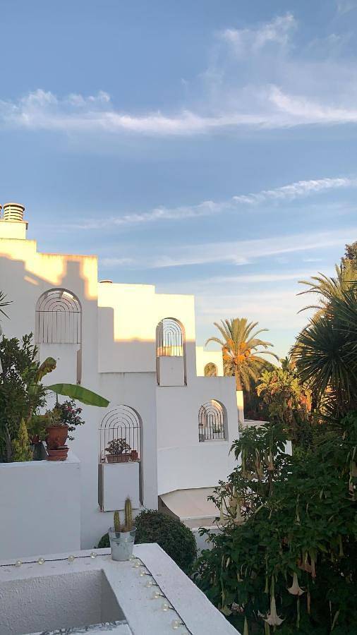 Ferienwohnung für 4 Personen, mit Terrasse und Ausblick sowie Pool in Sotogrande
