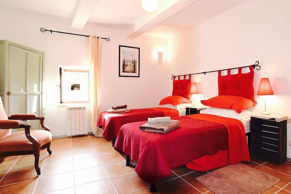 Wunderschön restauriertes Dorfhaus mit sonniger Terrasse und Blick auf die Kirchengärten in Sablet, Vaucluse