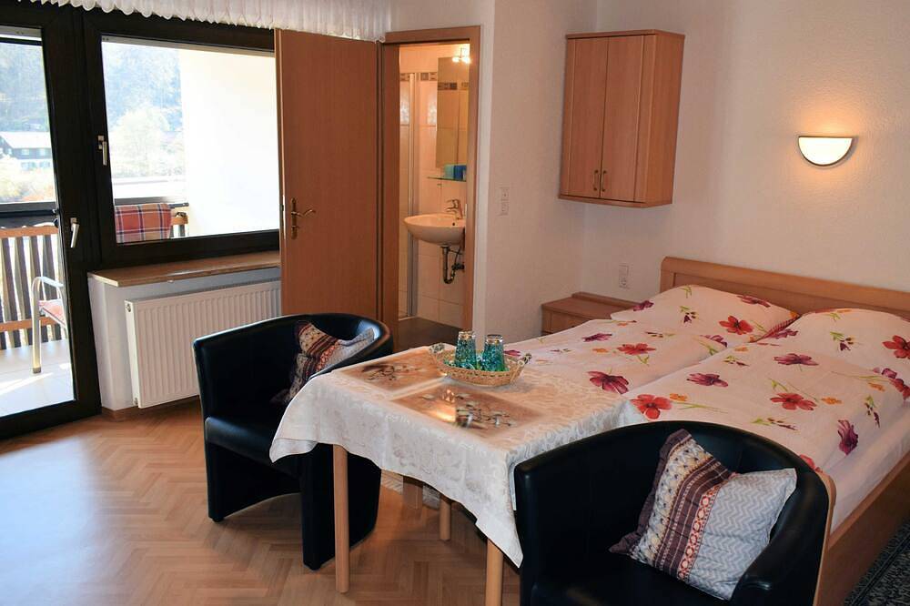Doppelzimmer mit Balkon - Gästehaus Grau in Egloffstein, Frankenalb